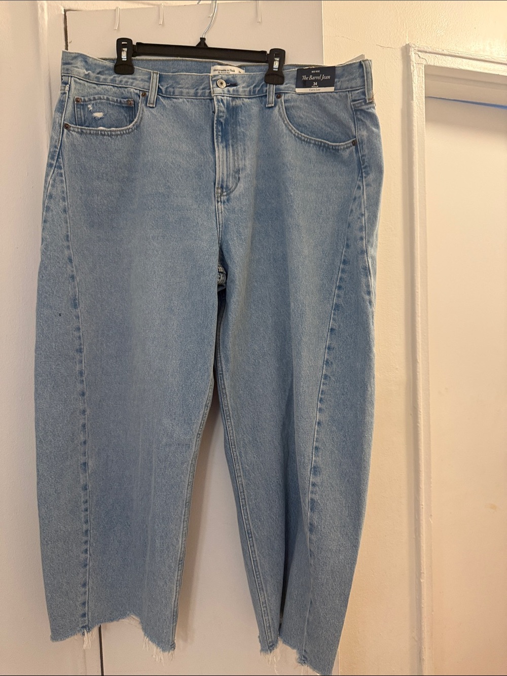 Abercrombie Curve Love  Mid Riae The Barrell Jean NWT - Picture 2 of 5